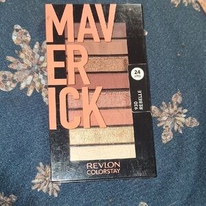 Revlon Colorstay Looks Book Eyeshadow Palette In MAVERICK 930 REBELLE